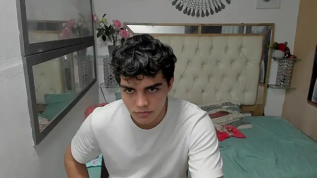 Snapshot of heiker_ chatting on October 21, 2025, 4:46 am heiker  online show from October 21, 2025, 4:46 am