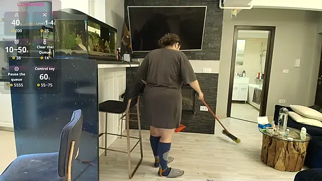 Snapshot of Layla- chatting on September 19, 2025, 9:54 am Layla- online show from September 19, 2025, 9:54 am