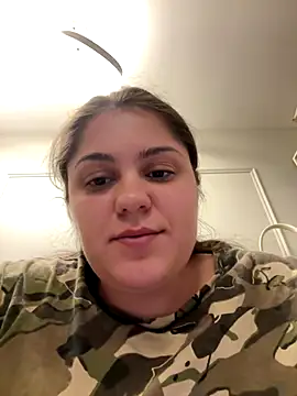 Snapshot of Layla- chatting on October 31, 2025, 2:34 am Layla- online show from October 31, 2025, 2:34 am