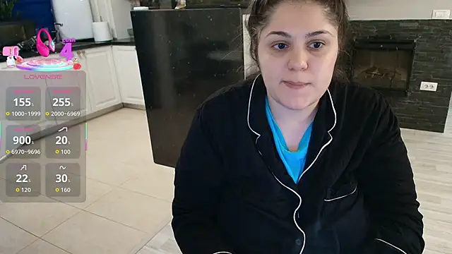 Snapshot of Layla- chatting on January 14, 2026, 1:06 pm Layla- online show from January 14, 2026, 1:06 pm