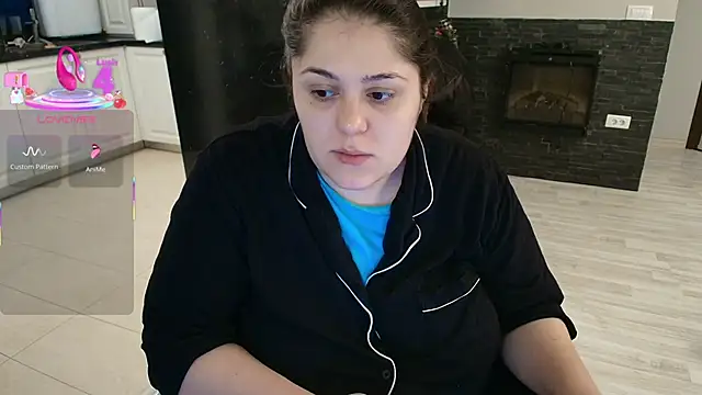 Snapshot of Layla- chatting on January 15, 2026, 1:59 pm Layla- online show from January 15, 2026, 1:59 pm