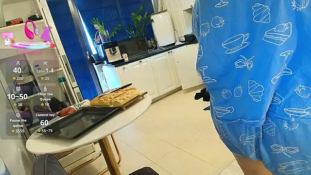 Snapshot of Layla- chatting on March 11, 2026, 9:59 am Layla- online show from March 11, 2026, 9:59 am