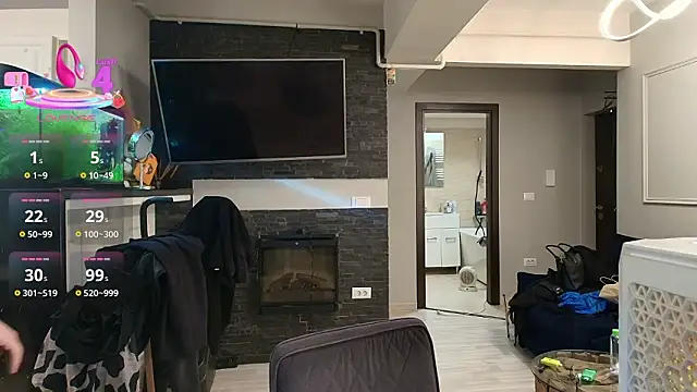 Snapshot of Layla- chatting on March 14, 2026, 10:10 am Layla- online show from March 14, 2026, 10:10 am