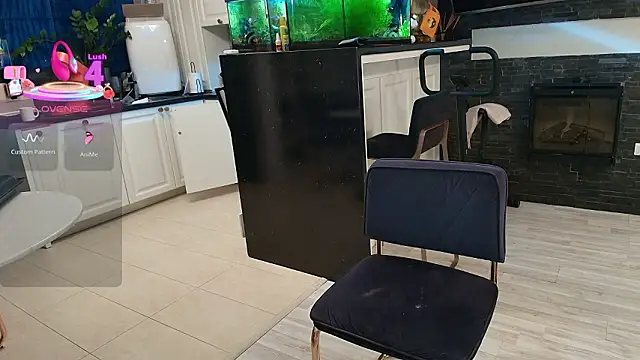 Snapshot of Layla- chatting on March 15, 2026, 10:27 pm Layla- online show from March 15, 2026, 10:27 pm