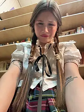 Snapshot of melicious_ chatting on December 1, 2025, 5:56 am melicious online show from December 1, 2025, 5:56 am