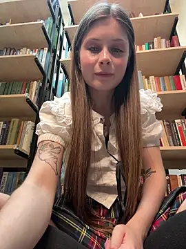 Snapshot of melicious_ chatting on December 3, 2025, 4:53 am melicious online show from December 3, 2025, 4:53 am