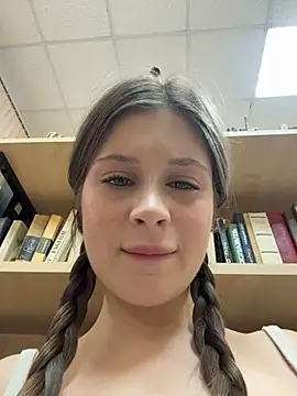 Snapshot of melicious_ chatting on February 3, 2026, 6:51 am melicious online show from February 3, 2026, 6:51 am