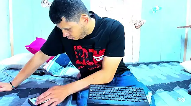 Emilianoveryhot online show from March 19, 2025, 4:14 am