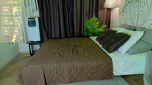 meow mellie online show from December 22, 2025, 2:19 am