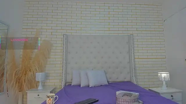 Snapshot of Emilly_wilson_ chatting on October 10, 2025, 11:53 am Emilly wilson  online show from October 10, 2025, 11:53 am
