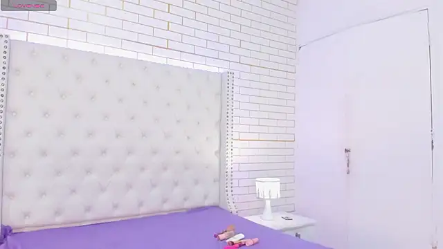 Emilly wilson  online show from January 12, 2026, 11:48 am