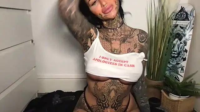 Snapshot of Peaches_and_the_Cream chatting on March 12, 2026, 1:17 pm Peaches and the Cream online show from March 12, 2026, 1:17 pm