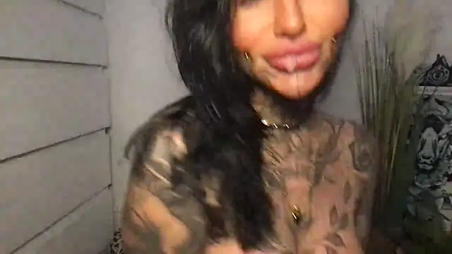 Snapshot of Peaches_and_the_Cream chatting on March 18, 2026, 12:41 pm Peaches and the Cream online show from March 18, 2026, 12:41 pm