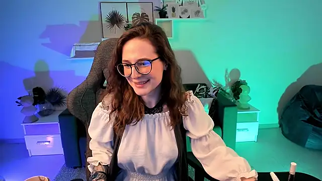 Snapshot of OliviaMcClean chatting on March 20, 2025, 8:51 pm OliviaMcClean online show from March 20, 2025, 8:51 pm