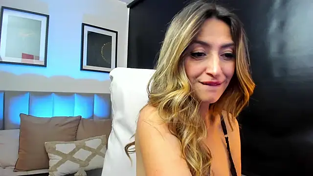 spicy lover1 online show from March 18, 2025, 6:15 pm