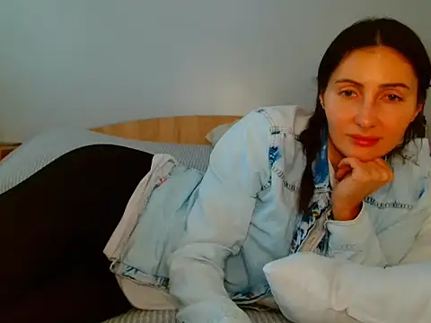 Irina9793 online show from April 22, 2026, 9:44 am