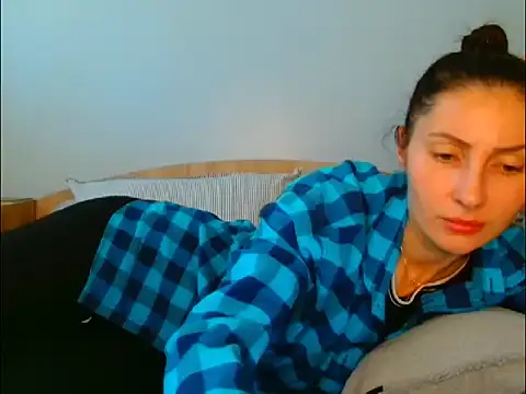 Irina9793 online show from May 7, 2026, 9:25 am