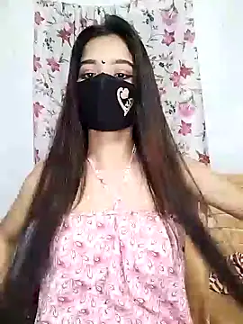 Snapshot of Orna-1 chatting on October 10, 2025, 8:41 pm Orna-1 online show from October 10, 2025, 8:41 pm