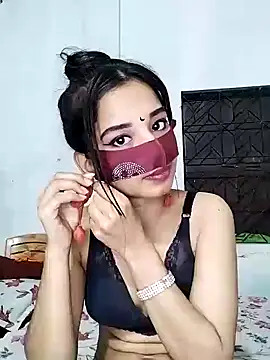 Snapshot of Orna-1 chatting on October 13, 2025, 7:47 pm Orna-1 online show from October 13, 2025, 7:47 pm