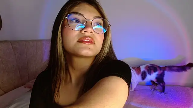 Camilaaa  online show from March 19, 2025, 5:08 am