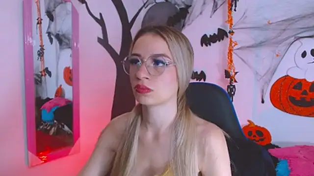 Snapshot of hannah_026 chatting on October 28, 2025, 10:41 am hannah 026 online show from October 28, 2025, 10:41 am