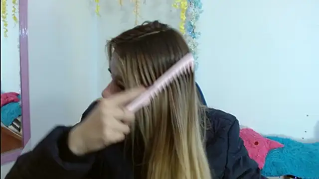 hannah 026 online show from November 6, 2025, 10:27 am