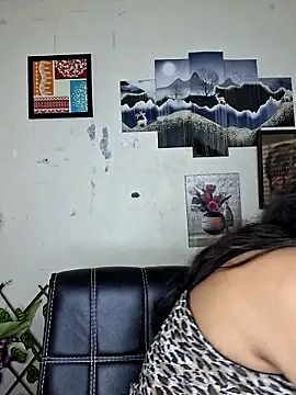 Snapshot of Noor-Bold chatting on February 21, 2026, 2:12 am Noor-Bold online show from February 21, 2026, 2:12 am