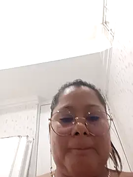 lia-taylor33 online show from March 11, 2025, 6:41 pm