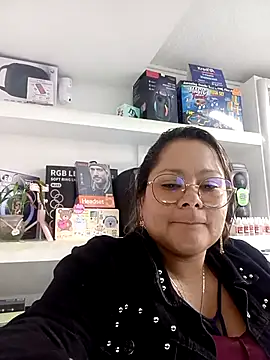 lia-taylor33 online show from March 18, 2025, 8:26 pm