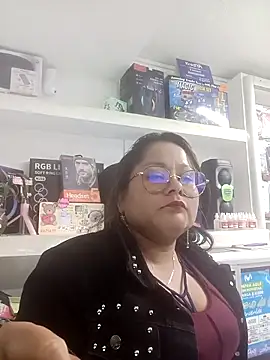 lia-taylor33 online show from March 18, 2025, 11:31 pm