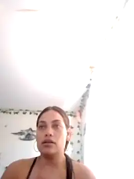 Snapshot of Ehilyn chatting on September 15, 2025, 8:20 pm Ehilyn online show from September 15, 2025, 8:20 pm