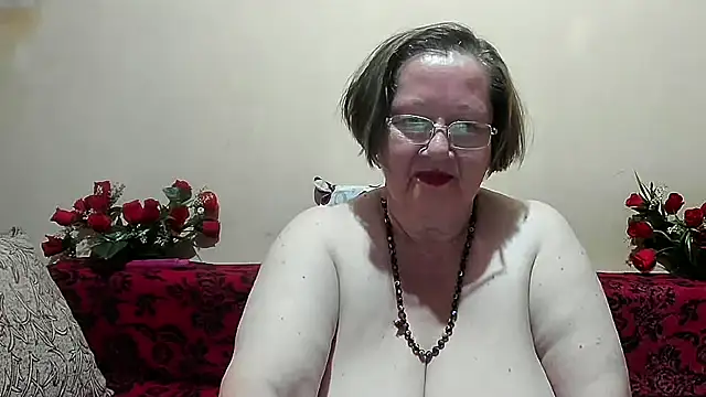 SingleMILF online show from July 13, 2026, 5:27 pm