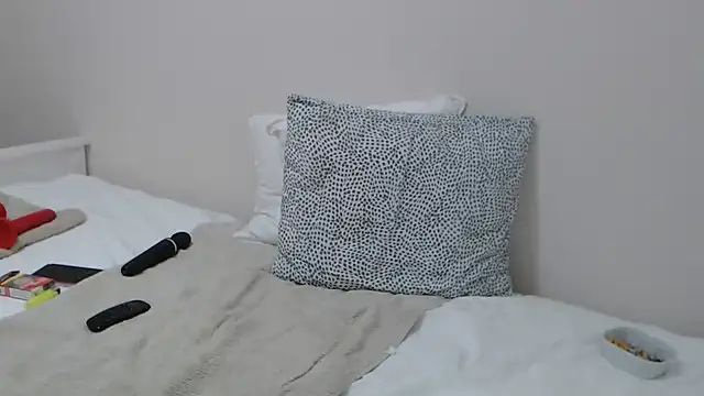 Snapshot of Melody73 chatting on October 7, 2025, 5:48 am Melody73 online show from October 7, 2025, 5:48 am