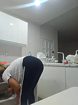 Snapshot of Melody73 chatting on October 9, 2025, 7:56 pm Melody73 online show from October 9, 2025, 7:56 pm