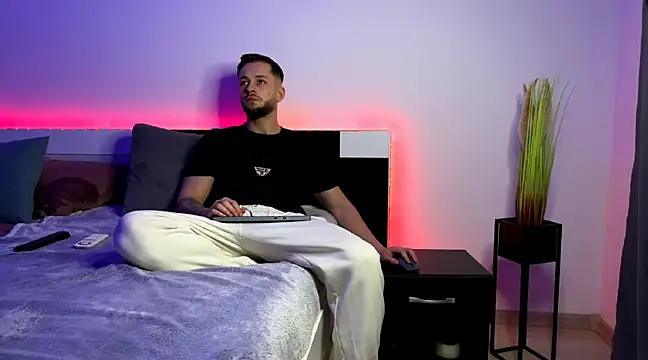 Snapshot of nicholasX1 chatting on March 12, 2025, 8:52 pm nicholasX1 online show from March 12, 2025, 8:52 pm