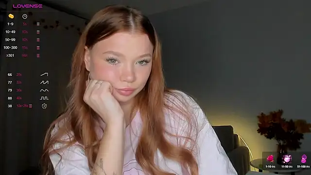 Snapshot of dinky__emily chatting on October 1, 2025, 2:45 pm dinky  emily online show from October 1, 2025, 2:45 pm