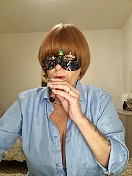 Snapshot of Gattina74 chatting on October 14, 2025, 6:42 pm Gattina74 online show from October 14, 2025, 6:42 pm