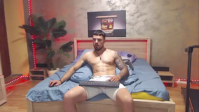 Tiberius hunk online show from June 25, 2026, 5:12 am