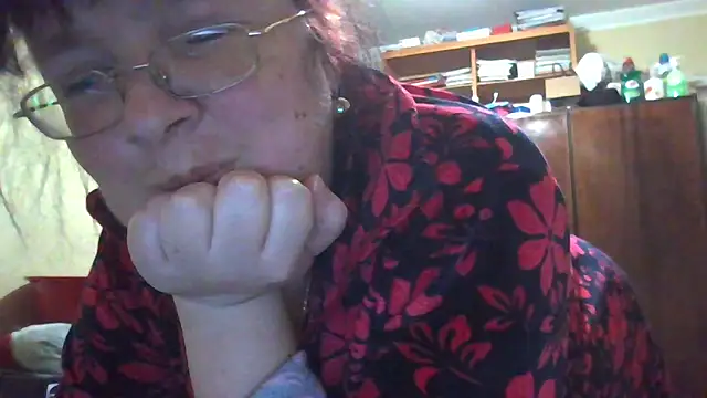 Queen-Elizabeth-25 online show from March 5, 2025, 7:38 pm