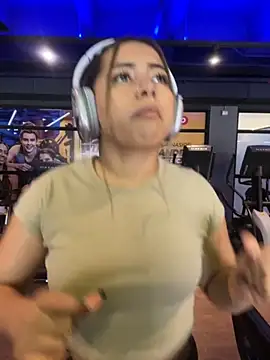 Snapshot of lunaxxx_69 chatting on September 27, 2025, 3:28 pm lunaxxx 69 online show from September 27, 2025, 3:28 pm