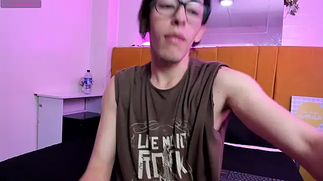 Snapshot of Andrew_Wolff chatting on March 8, 2025, 4:45 am Andrew Wolff online show from March 8, 2025, 4:45 am