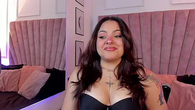 LunaSotto online show from October 4, 2025, 7:56 pm