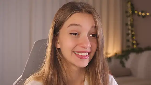 UdelaHathorne online show from September 17, 2025, 4:19 pm