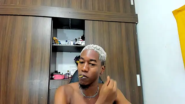 Snapshot of Dreamastercum_ chatting on October 7, 2025, 1:30 pm Dreamastercum  online show from October 7, 2025, 1:30 pm