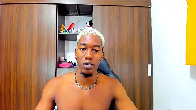 Snapshot of Dreamastercum_ chatting on October 13, 2025, 1:22 pm Dreamastercum  online show from October 13, 2025, 1:22 pm