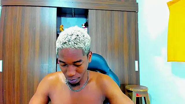 Snapshot of Dreamastercum_ chatting on October 21, 2025, 11:44 am Dreamastercum  online show from October 21, 2025, 11:44 am