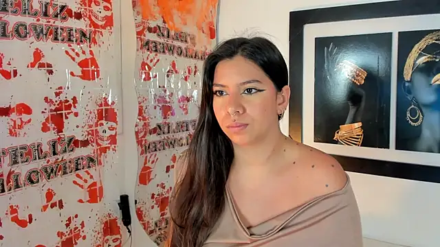 emilyy cooperr online show from November 4, 2025, 12:04 pm