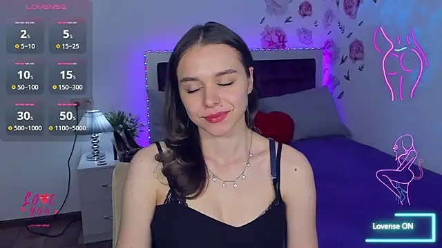 EmelyMason online show from May 8, 2026, 7:03 am