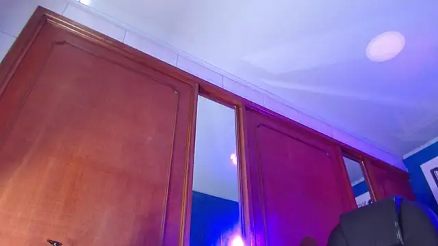 milu23   online show from November 20, 2025, 12:05 pm