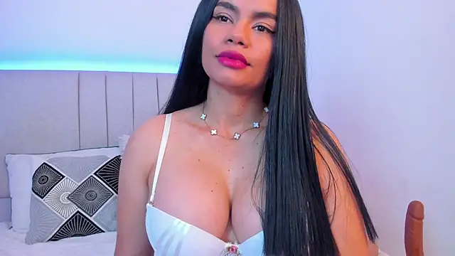 SusanSimpson16 online show from June 28, 2026, 8:26 pm
